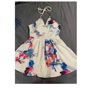 SOLD‼️Beautiful flowery playsuit